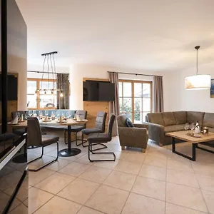 12 Mit 4 Schlafzimmern In Holiday home